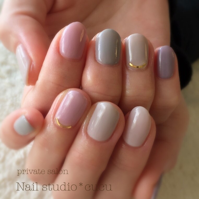 ハンド シンプル ショート グレージュ スモーキー Nail Studio Cucuのネイルデザイン No ネイルブック