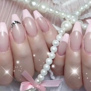 ピンクのフレンチで甘々ネイル♪シンプルだけど可愛い印象に♪ 
#フレンチネイル #フレンチガーリー #ピンクネイル #手が綺麗に見えるネイル #ブライダル #デート #女子会 #ハンド #ベイビーブーマー #シンプル #ラメ #ちゅるん #ミディアム #スクエア #ピンク #パステル #ジェルネイル #お客様 #bg_nail #ネイルブック