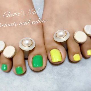 … 
foot♡

・・・・・・・・・・・・・・・・・・・
~Private Salon Cherie's Nail~
千葉県千葉市稲毛区
四街道/駐車場有り
お子様連れ連れ可/土日祝も営業♡
ご予約LINE→「@adu8892s」@含む
DMからもご予約可
・・・・・・・・・・・・・・・・・・・
#千葉市 #稲毛区 #四街道 #ネイル #ネイルサロン #プライベートサロン #Nail #お子様連れOK #駐車場あり #フィルイン#定額メニュー #爪育 #キレイめネイル#4月#4月ネイル#大人#最新ネイル#春ネイル#春ネイル2025#最新#手が綺麗に見えるネイル#ネイルデザイン #ネオンカラー #手が綺麗に見えるネイル #春 #フット #大人 #ミディアム #スクエア #イエロー #グリーン #ネオンカラー #ジェルネイル #お客様 #Sawata Chika #ネイルブック