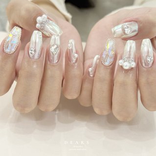 white aurora🤍 
#キラキラ #きらきらネイル #キラキラネイル #パールネイル #ロングネイル #オーロラネイル #ホワイト #ホワイトネイル #新宿 #新宿ネイルサロン #新宿ネイル #新宿パラジェル #新宿ニュアンスネイル #新宿三丁目ネイル #新宿三丁目 #新宿三丁目ネイルサロン #新宿プライベートネイルサロン #新宿御苑 #新宿3丁目ネイルサロン #新宿御苑前 #海 #リゾート #パーティー #女子会 #ハンド #ニュアンス #オーロラ #大人 #キラキラ #韓国 #ロング #スクエア #ホワイト #シルバー #ジェルネイル #お客様 #dears-shinjuku-yuka #ネイルブック