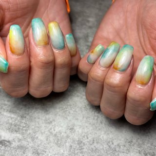 #夏ネイル#ニュアンスネイル#ネオンカラー #夏 #ハンド #ニュアンス #ミディアム #スクエア #オレンジ #イエロー #ネオンカラー #ジェルネイル #koihiro #ネイルブック