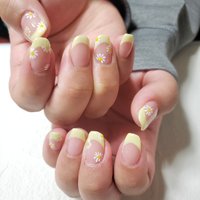 黄色