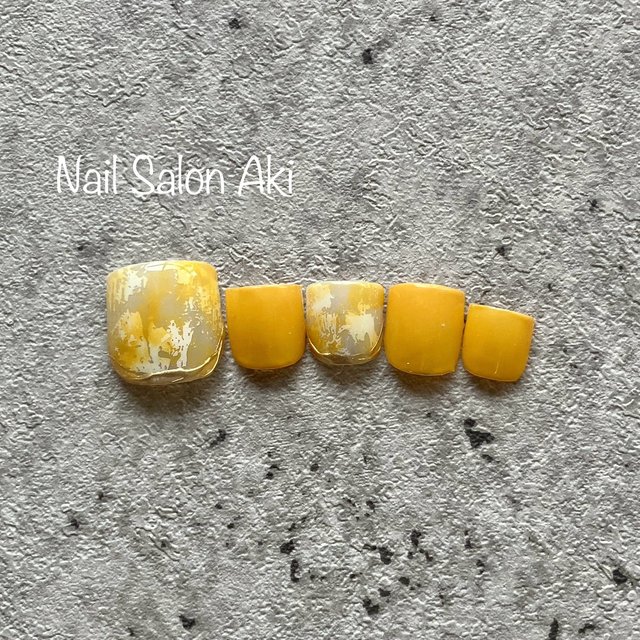 ネイルで楽しむ今日の色】5/26は山吹色！鮮やかな黄から紅へ♡|人気