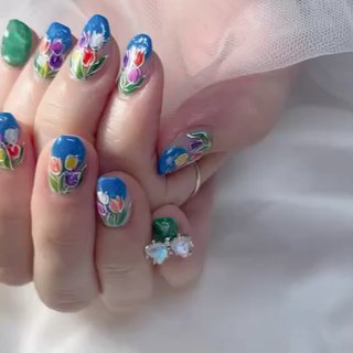 チューリップネイル🌷 
オランダのチューリップ畑をイメージして
アートしました🎨😊

ご来店ありがとうございました💐

#チューリップネイル#5月ネイル#フラワーネイル#手描きフラワーネイル#手描きフラワー
 #ブライダルネイル#横浜ブライダルネイル#横浜ネイル#横浜ネイルサロン#桜木町ネイル#桜木町ネイルサロン #大人女子#大人ネイル #綺麗目ネイル#大人シンプルネイル#キラキラネイル#上品ネイル#大人可愛いネイル#ネイルアート#ネイルデザイン#ラメネイル#ゴージャスネイル#おしゃれネイル#あいりネイルカタログ#nailbook_fan #春 #旅行 #デート #女子会 #ハンド #蝶々 #フラワー #ミディアム #コフィン #グリーン #ブルー #カラフル #ジェルネイル #お客様 #megnail #ネイルブック