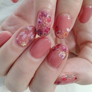 蝶々＆テントウムシ 
フラワーネイルが得意なサロンです☆😌　　

現在、ご新規様受付中です☺️
お気軽にご連絡下さい💓　

------------------　
・東京メトロ日比谷線・都営浅草線 東銀座駅［3番出口］すぐ　

・東京メトロ銀座線・丸ノ内線・日比谷線 銀座駅［A7番出口］徒歩5分

・東京都中央区銀座４丁目１３−１１ 松竹倶楽部ビル 9階

●【ウェルメディカルグループ】になっておりますが、エレベーターでそのまま９Fまでお越しください。　

LINE予約はこちらから簡単にできます→［@701yidwe］　

💅nailbook.jp/nail-salon/26948/
🕐10:00〜20:00
------------------　
 #東銀座ネイル#銀座ネイル#銀座ネイルサロン#ネイルサロンダナエ銀座 #手描きネイル#手描きネイルアート #オフィス#シンプル#フラワーネイルデザイン #フラワーネイル#大人可愛いネイル #大人上品ネイル #花#初夏ネイル#母の日#夏#初夏#6月#6月ネイル#アニマル柄#蝶々#パンジー
 #大人ネイル#初夏#大人#5月#5月ネイル #手が綺麗に見えるネイル #春 #夏 #オフィス #ハンド #蝶々 #シンプル #フラワー #大人 #絵画 #ショート #オーバル #ベージュ #ピンク #レッド #ジェルネイル #お客様 #Nail saron DANAE GINZA #ネイルブック