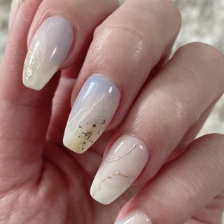 ネイル💅✨ #春 #夏 #ハンド #ラメ #ワンカラー #マーブル #ミラー #キラキラ #ミディアム #スクエアオフ #ホワイト #シルバー #パステル #ジェルネイル #Mちゃん #ネイルブック