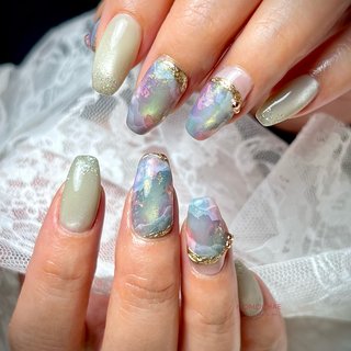 翡翠をイメージしたデザイン 綺麗です〜🤩

@citron.nail 田村先生デザイン

・ご予約は
プロフィール欄のネイルブック𝖴𝖱𝖫、公式LINE、もしくは・𝖨𝗇𝗌𝗍𝖺𝗀𝗋𝖺𝗆メッセージから受付中！
⁡
⁡
————————————————
⁡
爪に優しいフィルイン導入！
お客様の爪と生活スタイルに合わせて
長持ちするネイルをご提案します。
１級ネイリストがあなたの爪を健康に導きます。
地爪育成メニューもございます。
⁡爪に関するお悩みご相談下さい。
⁡
札幌JR学園都市線　あいの里教育大駅徒歩𝟧分
プライベートネイルサロン𝖬𝖮𝖬𝖮𝖢𝖧𝖠𝖤
⁡
————————————————
⁡
・Instagramやラインの場合は以下を記載して頂くとスムーズです
①お名前
②ご希望日時
③メニュー（ジェルネイル、ネイルケア、フットネイル等）
※メニューの詳細はネイルブックをご参照下さい
⁡
※※施術中はすぐに返信できない場合がございますので余裕を持ってお問合せ下さると幸いです。
⁡
⁡
完全予約制
不定休
営業時間　10:00〜最終受付18:00
駐車場🚗あり
⁡
⁡
⁡
⁡
⁡
⁡
⁡
⁡
#あいの里ネイルサロン #札幌市北区ネイルサロン #nailbook_fan #フィルイン導入サロン札幌 
#地爪育成サロン札幌
#深爪ケア札幌
#最強のネイルケア札幌
#ネイルパフェジェル導入サロン
#ジェルアレルギー対応サロン #グリーン #ひさえ #ネイルブック
