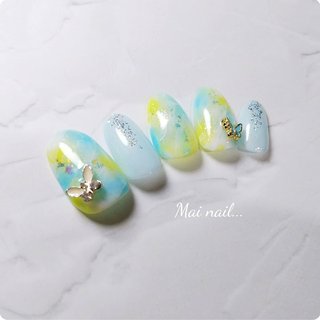 インクを使ったニュアンスアートに 蝶々のネイルパーツを合わせました☘️
イエベのスプリングタイプの方にオススメのカラーです🩵

#インクネイル #インクネイルデザイン #ニュアンスネイル #天然石ネイル #天然石風ネイル #大理石ネイル #蝶々ネイル #バタフライネイル #メタルパーツ #春ネイル2025 #春ネイル #春ネイルデザイン #春 #ハンド #蝶々 #大理石 #ニュアンス #インクネイル #天然石 #ミディアム #オーバル #イエロー #水色 #ジェルネイル #ネイルチップ #Mainail #ネイルブック
