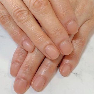 【自爪風ネイル】 

スキンカラーを薄く塗布してからツヤなしマット加工。
自然な仕上がりだから、周りに気付かれずに爪を育てたい方におすすめです。



……………………………………………………………………………………




か指先からhappyに♡
【新潟青山　twinkle nail】

自爪の健康とモチ&美フォルムにこだわり施術いたします♡
ネイルブックから24時間簡単ネット予約受付♡
みなさまにお会いできるのを楽しみにしております♡




#ハンド#ハンドネイル#ジェルネイル#自爪風ネイル#自爪風仕上げ#マット#マット加工#ショート#ショートネイル#オフィス#オフィスネイル#初夏#初夏ネイル#夏#5月#5月ネイル#大人#大人可愛い#大人上品#自爪の健康を考えた施術#美活 #美爪#育爪 #美爪育成 #新潟青山トゥインクルネイル #新潟ネイル#新潟市ネイルサロン#新潟市西区ネイルサロン#指先からhappyに #手が綺麗に見えるネイル #オールシーズン #オフィス #女子会 #ハンド #シンプル #マット #ショート #オーバル #ベージュ #ジェルネイル #お客様 #twinkle._nail #ネイルブック