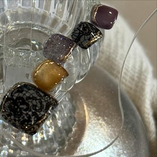 Rain drops foot Design 2025 
ブラックレースネイル🖤

ブラックレースにゴールドミラーで
大人foot♡

アクセントカラーにはブラウン系magnet🤎
大人可愛いfootへ👡

•••┈┈┈┈••✦••┈┈┈┈•••

▫︎ブラックレース

▫︎マグネットハニーシリーズ

◽︎ゴールドミラー

◽︎グレー系Flash

〔 参考価格　　¥7500〕

•••┈┈┈┈••✦••┈┈┈┈•••

Private　Nail　Salon
Rain Drops

open　月～金　9時～17時

•••┈┈┈┈••✦••┈┈┈┈••
🪐ご予約はネイルブックまたはDM
 からお願いします

🌍️ご予約完了後にご住所を
お知らせします

🌜️お客様用駐車場1台分ございます

🌞土日のどちらがで1名様のみ承ることができますのでご相談ください

🌠祝日は完全にお休みになります

•••┈┈┈┈••✦••┈┈┈┈••
#韓国
#韓国ネイル
#韓国ヘア・メイク
#韓国ブライダル
#ブライダルネイル
#春ネイル
#夏ネイル
#クリアフレンチ
#フレンチネイル
#ブライダルネイル
#グラデーションネイル
#マグネットネイル
#フレンチネイル
#キラキラネイル
#フラッシュネイル
#大人ネイル
#フットネイル 
#レースネイル 

•••┈┈┈┈•••┈┈┈┈•••

•••┈┈┈┈••✦••┈┈┈┈•••

▫︎ブラックワンカラー

▫︎ガラスマグネット

◽︎ダイヤモンドフラッシュグラデーション

〔 参考価格　　¥7500〕

•••┈┈┈┈••✦••┈┈┈┈•••

Private　Nail　Salon
Rain Drops

open　月～金　9時～17時

•••┈┈┈┈••✦••┈┈┈┈••
🪐ご予約はネイルブックまたはDM
 からお願いします

🌍️ご予約完了後にご住所を
お知らせします

🌜️お客様用駐車場1台分ございます

🌞土日のどちらがで1名様のみ承ることができますのでご相談ください

🌠祝日は完全にお休みになります

•••┈┈┈┈••✦••┈┈┈┈••
#韓国
#韓国ネイル
#韓国ヘア・メイク
#韓国ブライダル
#ブライダルネイル
#春ネイル
#夏ネイル
#クリアフレンチ
#フレンチネイル
#ブライダルネイル
#グラデーションネイル
#マグネットネイル
#フレンチネイル
#キラキラネイル
#フラッシュネイル
#大人ネイル
#フットネイル 

•••┈┈┈┈•••┈┈┈┈••• #春 #夏 #オールシーズン #梅雨 #フット #マグネット #ミラー #レース #シアー #ブラウン #ブラック #ゴールド #ジェルネイル #ネイルチップ #Ishimaru Ua #ネイルブック