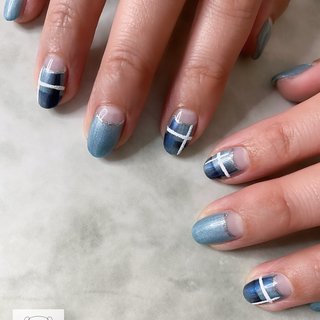初夏のチェックネイル🤍 
根本をクリアにすると
ネイルが伸びても気にならない✨

𓂃ご予約前に𓂃
「ご利用のお客様へ」をご確認くださいませ
⁡
＊……………………………………………＊
𝗖𝗼𝗹𝗼𝗻 𝗡𝗮𝗶𝗹 -コロンネイル-
⁡
🅾🅿🅴🅽 平日𝟭𝟮:𝟬𝟬〜𝟮𝟭:𝟬𝟬
　　　　　土日祝𝟭𝟭:𝟬𝟬〜𝟮𝟬:𝟬𝟬
【定休日】火曜日
　　　　　(不定期に休業日有り)
⁡
🅷🅿 https://colonnail.com
⁡
📍東京都渋谷区恵比寿西𝟮-𝟯-𝟵 
　　浦-𝗠𝗞𝗬ｴﾋﾞｽﾋﾞﾙ𝟲𝟬𝟲
＊……………………………………………＊

#colonnail 
#コロンネイル 
#恵比寿ネイル 
#恵比寿ネイルサロン
#チェックネイル
#青
#大人上品ネイル
#フレンチ
#初夏 #夏 #梅雨 #オフィス #デート #ハンド #フレンチ #変形フレンチ #チェック #大人 #ミディアム #オーバル #ブルー #ネイビー #シルバー #ジェルネイル #お客様 #コロンネイル #ネイルブック