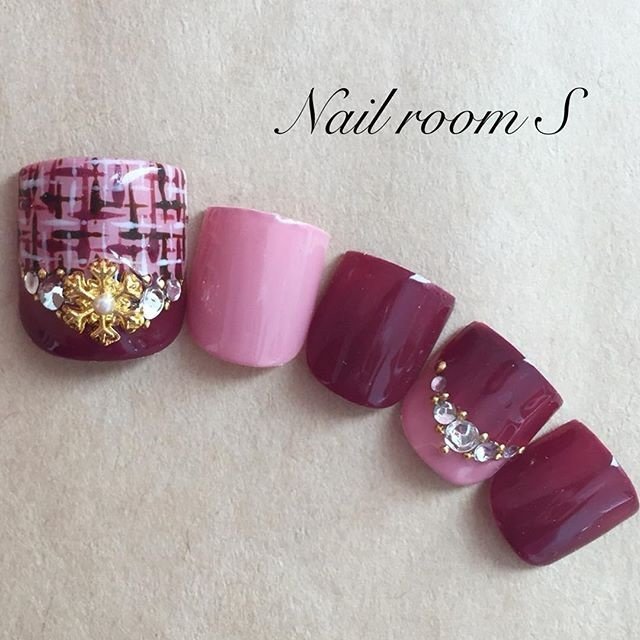 秋 冬 デート フット ビジュー ｎailroom ｓのネイルデザイン No 2650517 ネイルブック