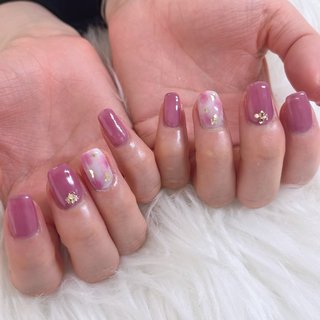 #手が綺麗に見えるネイル #オフィス #パーティー #デート #ハンド #ワンカラー #ニュアンス #ミディアム #スクエア #ホワイト #ピンク #ゴールド #ジェルネイル #お客様 #bambi_1127 #ネイルブック