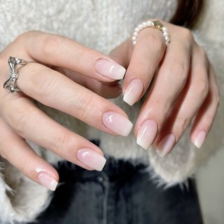 #肌トーンアップカラーネイル #手が綺麗に見えるネイル #夏 #ハンド#オフィス#大人ネイル#肌馴染み#シンプル#ナチュラル#自然#スキンカラー#マグネットネイル#シアーマグネット#初夏 #nailbook_fan #夏 #オールシーズン #入学式 #浴衣 #ハンド #グラデーション #ショート #スクエア #ホワイト #ピンク #ジェルネイル #お客様 #Lily_OPELIA NAIL #ネイルブック