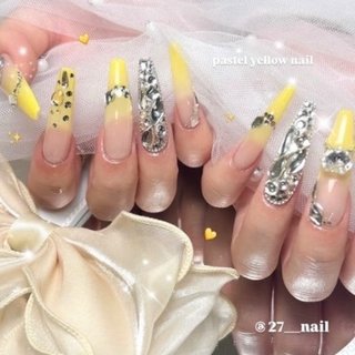 春っぽいパステルイエローネイル♪ 
#パステルネイル #グラデーションネイル #埋め尽くしネイル #春 #海 #ライブ #推し活 #ハンド #ギャル #グラデーション #ラメ #ちゅるん #キラキラ #ロング #スクエア #イエロー #ジェルネイル #お客様 #bg_nail #ネイルブック