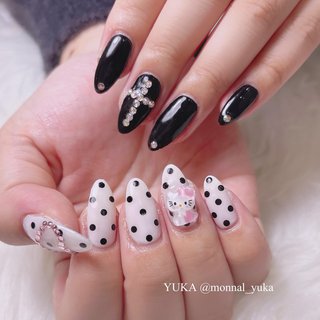 . 【HAND】デザインし放題ジェルコース11,000yen 
【メニュー名】#ドットネイル#キティネイル
【担当スタッフ】YUKA @monnal_yuka 
.
ご来店ありがとうございます☺︎
.
.
.
━━━━━━━━━━━━━━━━━━━━
ハンドジェル・スカルプメニュー
【担当YUKA指名】20%OFFキャンペーン実施中🌷
━━━━━━━━━━━━━━━━━━━━
【福井店】ご予約はこちら↓

LINE ID @vnd4371h
LINEから24時間ネットご予約受付中です💌

 MONNAL& モナールアンド 
営業時間 9:30～18:00 (Lo.17:00) 
定休日 不定休

住所　福井市大町10-2-2 
ショッピングシティベル近く🔔
.
TEL 0776-63-6268

━━━━━━━━━━━━━━━━━━━━
【鯖江店】ご予約はこちら↓

LINE ID @058rlgbk
LINEから24時間ネットご予約受付中です💌

 美爪ケア育成ネイルサロン Li & リアンド
営業時間 9:30～18:00 (Lo.17:00) 
定休日 日曜日・祝日

住所　鯖江市有定町1丁目8-10 2F
西山公園近く⛲️
.
TEL 0778-25-1552

━━━━━━━━━━━━━━━━━━━━
#MONNAL&#モナールアンド
#Li&#リアンド#monail#もないる
#福井ネイル#福井ネイルサロン
#ケア#ジェル#スカルプ#フットジェル
#ネイル#アートし放題#深爪矯正福井
#パーフェクトフィルイン福井
#ベース一層残し福井#フィルイン福井
#ちゅるんネイル #ワンホンネイル#韓国ネイル#大人かわいいネイル #オフィスネイル#シンプルネイル #オフィス #シンプル #ドット #ちゅるん #ワンホン #韓国 #悠 #ネイルブック