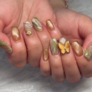  #春 #夏 #リゾート #ハンド #蝶々 #ラメ #プッチ #マグネット #ミラー #ベージュ #オレンジ #グリーン #ジェルネイル #haruka #ネイルブック