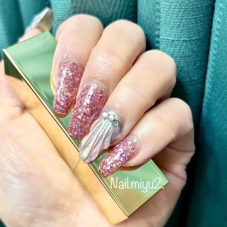 ♥️ネイルアルバム♥️ セルフネイル💅ネイルチェンジ😊
暑くなってきたから・・・☀️

#人魚の鱗
#グリッターネイル
#初夏ネイル
#nailmiyu2 
#セルフネイル
#福岡市中央区薬院プライベートネイルサロン 
#fukuokacity #夏 #旅行 #海 #リゾート #ハンド #ラメ #マーメイド #マグネット #キラキラ #コフィン #ピンク #スモーキー #カラフル #ジェルネイル #セルフネイル #Miyuki Nakayama #ネイルブック