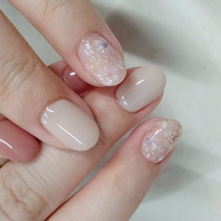 flower 
フラワーネイルが得意なサロンです☆😌　　

現在、ご新規様受付中です☺️
お気軽にご連絡下さい💓　

------------------　
・東京メトロ日比谷線・都営浅草線 #東銀座 

・東京メトロ銀座線・丸ノ内線・日比谷線 銀座駅［A7番出口］徒歩5分

・東京都中央区銀座４丁目１３−１１ 松竹倶楽部ビル 9階

●【ウェルメディカルグループ】になっておりますが、エレベーターでそのまま９Fまでお越しください。　

LINE予約はこちらから簡単にできます→［@701yidwe］　

💅nailbook.jp/nail-salon/26948/
🕐10:00〜20:00
------------------　
 #東銀座ネイル#銀座ネイル#銀座ネイルサロン#ネイルサロンダナエ銀座 #手描きネイル#手描きネイルアート #オフィス#シンプル#大人可愛いネイル #大人上品ネイル #初夏ネイル#母の日#夏#初夏#ブライダル#ブライダルネイル#夏ネイル
 #大人ネイル#初夏#大人#5月#5月ネイル#レース#フラワー#フラワーネイル #手が綺麗に見えるネイル #夏 #オフィス #ブライダル #ハンド #シンプル #フラワー #たらしこみ #大人 #ちゅるん #ショート #オーバル #ホワイト #ベージュ #ピンク #ジェルネイル #お客様 #Nail saron DANAE GINZA #ネイルブック