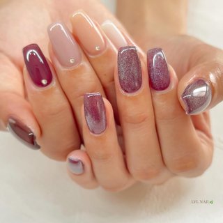 . order simple
.
.
.
２年にやったデザインをおかわり🎨🖌️
思い入れ深くて嬉しいです☺️💓
.
.
.
#simplenails#シンプルネイル#アシメネイル
#グラデーションネイル#カラーグラデーションネイル
#おかわりネイル#美爪ネイル#美爪スクエア #手が綺麗に見えるネイル #オールシーズン #デート #女子会 #ハンド #シンプル #グラデーション #ワンカラー #ワンホン #ミディアム #スクエア #ピンク #レッド #ボルドー #ジェルネイル #お客様 #LVL NAIL🌿airi #ネイルブック