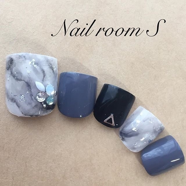 秋 オールシーズン フット 大理石 グレー ｎailroom ｓのネイルデザイン No ネイルブック