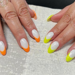 #フレンチ#蛍光カラー #オレンジ #イエロー #リリー #ネイルブック