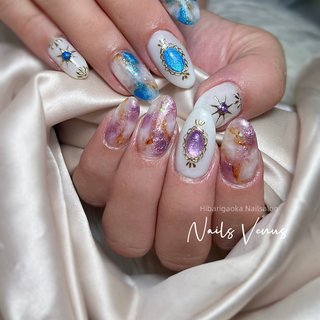 . マグネット大理石ちぐはぐネイルのお客様⟡.·*.

マグネット大理石可愛い♡♡かったです
.
#マグネット #マグネットネイル #夏ネイル #夏 #2025夏ネイル保存版 #大理石 #大理石ネイル #マグネット大理石 #ミラー #ミラーネイル #宝石ネイル #アメジスト #パワーストーン #パワーストーンネイル #誕生石 #ストーンネイル #ブルー #パープル #紫 #青 #ひばりヶ丘 #ひばりヶ丘ネイル #ひばりヶ丘ネイルサロン #西東京市ネイルサロン #保谷ネイル #東久留米ネイル #石神井公園ネイルサロン #清瀬 #所沢 #フィルイン #フィルイン一層残し #フィルインサロン #5月 #6月 #7月ネイル #30代ネイル #40代ネイル #50代ネイル #60代ネイル #大人ネイルサロン #駅近ネイルサロン #ネイルズヴィーナス #nailsvenus #nailbook_fan #手が綺麗に見えるネイル #夏 #旅行 #海 #ハンド #大理石 #マグネット #ミラー #個性派 #誕生石 #ロング #ホワイト #ブルー #パープル #ジェルネイル #お客様 #ひばりヶ丘ネイルサロンNAILS VENUS（ネイルズヴィーナス） #ネイルブック
