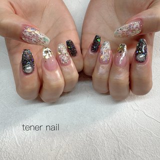 フラワーシール🌼 
#フラワーネイル
#フラワーシールネイル
#ラメネイル
#個性派ネイル
#きらきらネイル
#ホログラムネイル
#派手ネイル
#個性的ネイル
#tenernail
#テネルネイル
#西武新宿ネイル
#新宿ネイル
#大久保ネイル
#naildesign
#西新宿ネイル #ライブ #パーティー #女子会 #推し活 #ハンド #ホログラム #ラメ #フラワー #キラキラ #ロング #スクエアオフ #ホワイト #ブラック #シルバー #ジェルネイル #お客様 #テネルネイル　tener nail #ネイルブック