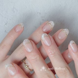 そろそろ夏ネイル〜って事で シェルフレンチをすることに😆
.
シェルのさり気ない煌めきが
夏っぽく涼しげで可愛い🩷✨
.
ミラーラインは
@rusele__ 
・ミラーパウダーgold ✨
.
.
#シェルフレンチネイル 
#ミラーラインネイル
#大人夏ネイル
#上品夏ネイル 
.
#rusele
▫︎RuseleDirector▫︎
@nails_malheim 三澤めぐ
↑その他大人綺麗めネイルはコチラ

#大人綺麗めネイル
#大人上品ネイル 
#大人可愛い #大人ネイルデザイン
#紀の川市ネイル　
#和歌山ネイルサロン
#岩出市ネイルサロン #手が綺麗に見えるネイル #夏 #オフィス #ハンド #フレンチ #シェル #ミラー #ショート #ラウンド #ホワイト #ジェルネイル #お客様 #Nails Malheim〜メルヘイム〜 #ネイルブック