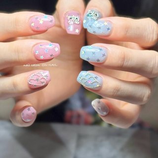 お持込みパーツを使用 お持込みデザインです♪


爪先からhappyに ♪ 
恩送りのネイルサロン✽.｡.: ON NAIL 
そんな想いで名付けたサロンも12年目✽.｡.
皆さまいつもありがとうございます✽.｡.:



他のデザインは　Instagra m →hitomin.onnail

﹏﹏﹏﹏﹏﹏﹏﹏﹏﹏﹏﹏﹏﹏﹏﹏

✽. 富山県富山市　(自宅サロン)
🅿︎ 駐車場　有

開業12年目のサロンです✽.｡.:*
10代〜80代のお客さまにお越しいただています。
大人女子ネイル　お任せ下さい✽.｡.:*

﹏﹏﹏﹏﹏﹏﹏﹏﹏﹏﹏﹏﹏﹏﹏﹏




#お持込みデザイン #羽アート　#翼 #羽ネイル #韓国ネイル 
#フィルイン一層残し #ハンド　#オールシーズン　
#ネイルサロン富山 #富山市ネイル　#富山市 　 #富山ネイル #富山市五福ネイルサロン #パラジェル富山 #キティネイル #キティちゃん #キティ #kitty #kittynail #ハローキティ 
#キラキラネイル　#星ホログラム #星ネイル　#トレンドネイル #オールシーズン #旅行 #パーティー #推し活 #ハンド #ラメ #ワンカラー #星 #キラキラ #個性派 #ミディアム #スクエア #ピンク #水色 #シルバー #ジェルネイル #お客様 #hitomi #ネイルブック