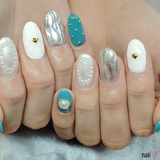 スカイブルーxゴールド ニュアンスnail スカイブルーネイルのネイルデザイン(2ページ目)｜ネイルブック