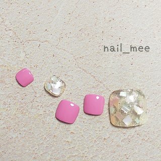 シェルを散りばめて、涼しめの足元に #フットネイル 
#シェルネイル #フット #秋山きょうり(えりたか) #ネイルブック