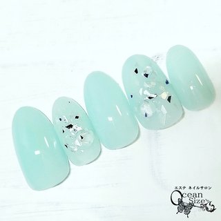 ミントグリーンなしずく💧ネイル　❤ネイルブックよりご予約できます　 #1カラーネイル #しずくネイル #フレークネイル #梅雨ネイル #ホログラムネイル #パステルネイル #ミントグリーンネイル #大人可愛いネイル #ブルべネイル #ちゅるんネイル #かわいいネイル #オフィスネイル #シンプルネイル #サンプルネイル
#ネイル #ネイルアート #ジェルネイルデザイン #ネイルデザイン #nailstagram #春 #夏 #梅雨 #オフィス #ハンド #ホログラム #ワンカラー #水滴 #ちゅるん #キラキラ #オーバル #ホワイト #グリーン #ジェルネイル #ネイルチップ #ネイリスト　宮森貴子 #ネイルブック