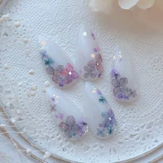 紫陽花ネイル💙💜 
#紫陽花ネイル#紫陽花
#梅雨ネイル
#押し花ネイル
#ラメ #春 #梅雨 #オフィス #女子会 #ハンド #ラメ #フラワー #マグネット #キラキラ #ホワイト #水色 #パープル #ジェルネイル #NAIL SALON GOLDDIGGER #ネイルブック