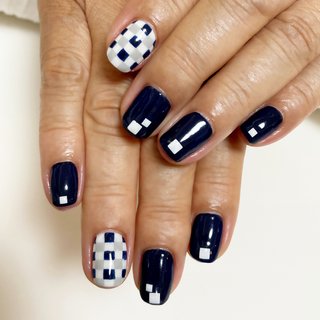 スクエアスタッズネイルのネイルデザイン｜ネイルブック