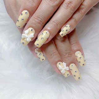 #イエローネイルデザイン #イエローネイル#リボンネイル ⚪︎持ち込みデザイン
⚪︎長さだしは+3000円にて #春 #夏 #ハンド #シンプル #リボン #韓国 #ロング #スクエア #イエロー #ジェルネイル #お客様 #by Belle Nail #ネイルブック