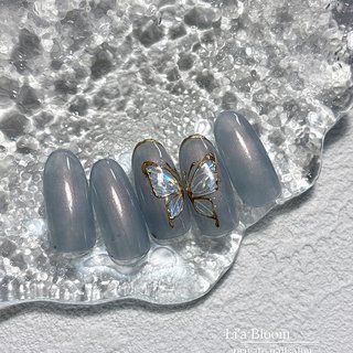 5月の定額ネイルのご紹介です🤍 
2本の指を合わせると、1匹の蝶々になります🦋

monthly design / ¥6.500

┈┈┈┈┈┈┈┈┈┈┈┈┈┈┈┈┈┈┈┈ 

Li'aBloom (リアブルーム)

◾︎営業時間
10:00~20:00 

◾︎平塚駅徒歩6分

┈┈┈┈┈┈┈┈┈┈┈┈┈┈┈┈┈┈┈┈ 

#ネイルサロンオープン#定額ネイル#蝶々ネイル#ミラーネイル#春ネイル#梅雨ネイル#初夏ネイル#ブルーネイル #ネイルサロン#ジェルネイル#フィルイン#長さ出し#プライベートサロン#上品ネイル#大人ネイル#湘南#平塚#湘南ネイルサロン#平塚ネイルサロン#湘南ネイル#平塚ネイル #春 #夏 #オールシーズン #梅雨 #蝶々 #オーロラ #ミラー #大人 #ブルー #ジェルネイル #madoka #ネイルブック