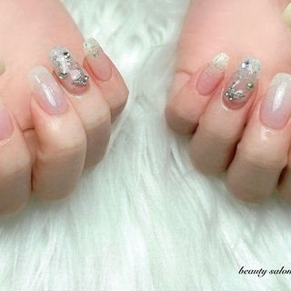 #シンプルネイル#オフィスネイル #蝶々パーツ#イエローネイル#イエローグラデーションネイル #グラデーションネイル#綺麗めネイル#上品ネイル#ストーンネイル#スクエアネイル #春 #夏 #オールシーズン #ハンド #蝶々 #ベイビーブーマー #グラデーション #大人 #ミディアム #コフィン #ベージュ #イエロー #シルバー #ジェルネイル #お客様 #beauty salon bell #ネイルブック