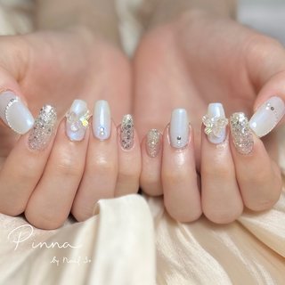 定額シルバーのデザインをお選びいただきました💍✨ カラー変更とパーツをプラスで乗せました🦋
カラーの変更は無料で可能です😌
蝶々パーツは別途料金になります🙆‍♀️
カラーの変更やパーツなど、ご希望がありましたらご相談ください🥰 #オールシーズン #旅行 #海 #ブライダル #ハンド #蝶々 #ラメ #リボン #キラキラ #ワンホン #ホワイト #シルバー #ジェルネイル #Pinna by Nail 3＋ #ネイルブック
