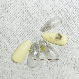 #オフィスネイル #オフィス #シンプルネイル #シンプル #夏 #夏ネイル #6月ネイル #ラメグラ #ワンカラー #ワンカラーネイル #氷ストーン #氷ストーンネイル 
#バターイエロー × #うるちゅるネイル 
ポイントに #蝶々パーツ をそえて。

＊＊＊＊＊＊＊＊＊＊＊＊
当店はフィルイン推奨サロンです。
オフ剤を使わずベースジェルを
一層残した手法でお付け替えを致します。
お客様ひとりひとりに合った
デザインとスタイルをご提案させて頂きます。
ご新規様★大歓迎です。
お電話でのご予約もお待ちしております。

＊＊＊＊＊＊＊＊＊＊＊＊
●公式LINEアカウント
@031bqznl(@含む)
※ご予約は24時間承ります♪
お気軽にお問い合わせ下さいませ♪
＊＊＊＊＊＊＊＊＊＊＊＊

◆nail salon Bluestar◆
open 9：00 ～ close 22：30
(最終受付け 21：00)
Address
東京都品川区小山3-21-8 フェアリィ武蔵小山201
tel 03-6426-7030

#武蔵小山
#武蔵小山ネイル
#nailsalons
#kokoist
#kokoist認定サロン
#kokoistマスターエデュケーター 
#kokoistok
#kokoistcertifiedsalon
#jna認定講師 #手が綺麗に見えるネイル #夏 #梅雨 #オフィス #ハンド #蝶々 #ラメ #ワンカラー #オーロラ #大人 #ミディアム #ラウンド #イエロー #水色 #シルバー #ジェルネイル #ネイルチップ #nail salon Bluestar 青山浩子 #ネイルブック
