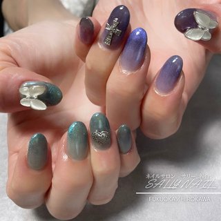 〜マグネットネイル✨〜 
シアーカラーのワンカラーにマグネットグラデ✨

アシンメトリーで鮮やかなグリーンとブルーに♪
とってもお似合いで素敵でした〜❣️

パーツとの相性も◎🥰💓

いつもありがとうございます😊

〜〜〜〜〜〜〜〜〜〜〜

つけ放題コース　ゴージャス　¥ 10,000

＿＿＿＿＿＿＿＿＿＿＿＿＿＿＿＿＿

🫧サロン情報🫧

▫︎ご予約はネイルブックより24時間受付中◎📱

▫︎自宅ネイルサロン
▫︎営業：10時〜16時半迄 [不定休］
▫︎駐車場：敷地内に空き有り
▫︎お支払い：現金のみ

＿＿＿＿＿＿＿＿＿＿＿＿＿＿＿＿＿

 #マグネットネイル #ブルーネイル #グリーンネイル #バタフライパーツ #美フォルム #美フォルムネイル #5月ネイル #自宅ネイルサロン　#自宅サロン #福岡ネイルサロン #福岡ネイル #広川ネイルサロン #広川ネイル #夏 #オールシーズン #海 #リゾート #ハンド #蝶々 #グラデーション #3D #マグネット #キラキラ #ロング #オーバル #グリーン #ブルー #カラフル #ジェルネイル #お客様 #福岡/広川町　SALLY.NAIL #ネイルブック