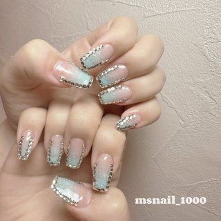 #5月ネイル #6月ネイル #オフィス #ハンド #nail #キラキラ #ブルー #初夏ネイル #夏 #大人 #梅雨 #梅雨ネイル #水色 #水色ネイル #手が綺麗に見えるネイル #夏 #梅雨 #オフィス #ハンド #グラデーション #大人 #キラキラ #シアー #韓国 #ミディアム #スクエア #水色 #ブルー #まるみ #ネイルブック