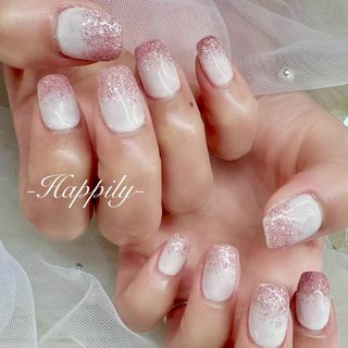 白地にピンクラメ🩷 
#ハンド #ジェルネイル #グラデーション #ピンクラメ #japanesenailartist #japanesenailart #ネイル #ネイルサロン #山口県 #周南 #山口県ネイルサロン #周南市ネイルサロン #プライベートサロン #ネイルサロンハピリー #ハピリー #爪職人💅 

-Happily-
https://nail-happily24.com

〠745-0825 山口県周南市秋月2丁目3-13 ステータス秋月1F tel090-7993-3354 営業時間:9:30〜18:30（受付） 定休日:日曜日

#いつもありがとうございます😊 #手が綺麗に見えるネイル #オールシーズン #オフィス #ハンド #グラデーション #ラメ #ショート #スクエア #ホワイト #ピンク #シルバー #ジェルネイル #お客様 #-Happily- #ネイルブック