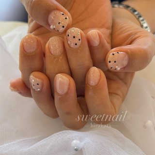 フレンチネイル(フレンチ)/ドットのネイルデザイン｜ネイルブック