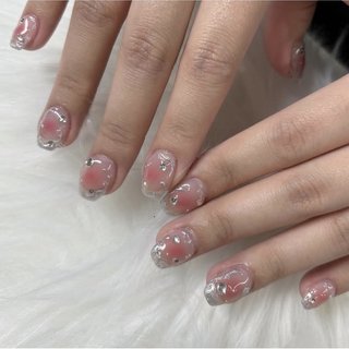 ちゅるんニュアンスネイル💖 .
.
#ネイル#ネイルデザイン#ピンクネイル#チークネイル#ミラーネイル#ミラーアートネイル #ニュアンスネイル #ちゅるんネイル #ワンホンネイル#キラキラネイル #可愛いネイル #ハンド #ニュアンス #ショート #スクエア #ピンク #シルバー #rei #ネイルブック