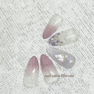 #オフィスネイル #オフィス #シンプルネイル #シンプル #夏 #夏ネイル #6月ネイル #6月 #ラメグラ #ワンカラー #ワンカラーネイル #グラデーション #グラデーションネイル #マグネットネイル #シェルネイル #押し花ネイル #押し花 
#マグネット に #シェル で初夏を感じて♡


＊＊＊＊＊＊＊＊＊＊＊＊
当店はフィルイン推奨サロンです。
オフ剤を使わずベースジェルを
一層残した手法でお付け替えを致します。
お客様ひとりひとりに合った
デザインとスタイルをご提案させて頂きます。
ご新規様★大歓迎です。
お電話でのご予約もお待ちしております。

＊＊＊＊＊＊＊＊＊＊＊＊
●公式LINEアカウント
@031bqznl(@含む)
※ご予約は24時間承ります♪
お気軽にお問い合わせ下さいませ♪
＊＊＊＊＊＊＊＊＊＊＊＊

◆nail salon Bluestar◆
open 9：00 ～ close 22：30
(最終受付け 21：00)
Address
東京都品川区小山3-21-8 フェアリィ武蔵小山201
tel 03-6426-7030

#武蔵小山
#武蔵小山ネイル
#nailsalons
#kokoist
#kokoist認定サロン
#kokoistマスターエデュケーター 
#kokoistok
#kokoistcertifiedsalon
#jna認定講師 #手が綺麗に見えるネイル #夏 #梅雨 #オフィス #ハンド #グラデーション #シェル #マグネット #押し花 #大人 #ミディアム #イエロー #パープル #シルバー #ジェルネイル #ネイルチップ #nail salon Bluestar 青山浩子 #ネイルブック