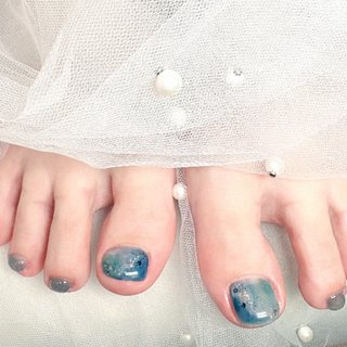 #フットネイル #ブルーネイル #夏 #旅行 #海 #リゾート #フット #ニュアンス #スクエア #水色 #ブルー #シルバー #ペディキュア #お客様 #Rect静香 #ネイルブック