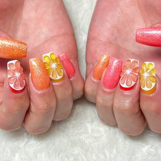 . 
ぷっくりフルーツが主役のジューシーネイル🍊
リンクカラーのラメワンカラーで大人かわいく𓂃𓈒𓏸

.
ご予約はプロフィールのリンクから🕊️
▷ @nailsalon.happy
.
……………………………………..
.
ネイルサロン𝐇𝐚𝐩𝐩𝐲
【住所】 長野県松本市村井町南4-21-3 2階
【営業時間】 平日 10:00～21:00／土日祝 10:00～18:00
【定休日】 第2･4･5 月曜日
駐車場有り、カード、キャッシュレス決済対応

#松本市ネイル #フルーツネイル #ぷっくりネイルデザイン #ラメネイルデザイン #ピンクグレープフルーツネイル #レモンネイル #果物ネイル #夏 #海 #リゾート #ハンド #ラメ #ワンカラー #フルーツ #ぷっくり #キラキラ #スクエア #ピンク #オレンジ #イエロー #ジェルネイル #ネイルサロンHappy 田中きよら #ネイルブック
