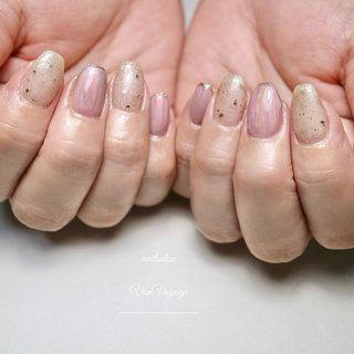 オーロラフィルムを使用したニュアンスデザイン˖ ࣪⊹ 透け感のある仕上がりにすることで涼し気な印象になり、今の季節にピッタリです☔️🩵
 

#ニュアンスネイル #シンプルネイル #オフィスネイル #ハンドネイル #ジェルネイル #ピンクネイル #6月ネイル #夏ネイル #夏ネイルデザイン #紫ネイル #大人かわいいネイル #スクエアネイル #手がキレイに見えるネイル #手が綺麗に見えるネイル #ショートネイル #梅雨ネイル #初夏ネイル #ムラサキネイル #パープルネイル #オーロラネイル #フィルムネイル #キラキラネイル #オーロラフィルム #オーロラフィルムネイル #オーロラ #むらさき #紫陽花ネイル #紫陽花カラー #紫陽花 #ピンク #ピンクムラサキ #紫ピンク #オーロラフィルム #スクエア #ショート #ショートネイルデザイン #バレリーナネイル #ニュアンス #シンプル #オフィス キラキラ #手が綺麗に見えるネイル #夏 #梅雨 #オフィス #ハンド #シンプル #ニュアンス #オーロラ #オーロラフィルム #キラキラ #ショート #コフィン #ピンク #パープル #スモーキー #ジェルネイル #お客様 #nailsalon Von Voyage #ネイルブック