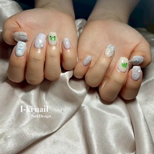 【当店大人気やり放題コース】 梅雨ネイル☔️
てるてる坊主とカエルちゃんがポイント！

いつもご来店ありがとうございます😁
またお待ちしております😌🐸
．
．
．
𝕥𝕠𝕥𝕒𝕝 ¥9,900
※その他オプション別途
．
．

𝑷𝑹𝑰𝑪𝑬𝑳𝑬𝑺𝑺…
．
．
🌹ワンカラー/ラメグラ ¥6,600
🌹カラグラ/フレンチ ¥6,950
🌹定額デザイン ¥7,700
🌹シンプル2本アート/¥7,950
🌹シンプル4本アート/¥8,800
🌹やり放題 ¥9,900
．
．
．
．
#スカルプ #枚方 #枚方ネイル
 #ネイルサロン開業 #ストーンネイル #ニュアンスネイル #派手ネイル #nail #ロングネイル #キラキラネイル #ネイリスト #ネイルデザイン #フレンチネイル #ジェルアート #gelnails #枚方ネイルサロン #北河内 #instagram #nailart #naillove #nailartist #longnails #네일아트 #젤네일 #kawaii #gal#i_kinail #夏 #梅雨 #ハンド #フレンチ #ニュアンス #キラキラ #ショート #スクエア #ホワイト #水色 #シルバー #ジェルネイル #お客様 #i_ki_nail1104 #ネイルブック
